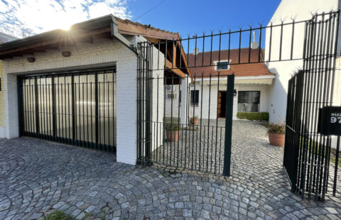 EXCELENTE CHALET EN VENTA / Calle Belgrano
